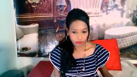 Snapshot of indianlovebug chatting on October 14, 2025, 5:30 am Leah online show from October 14, 2025, 5:30 am