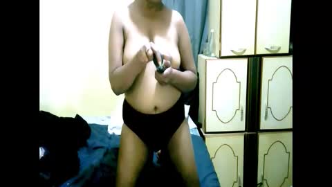 Snapshot of indianpleasures21 chatting on June 6, 2026, 11:42 pm indianpleasures21 online show from June 6, 2026, 11:42 pm