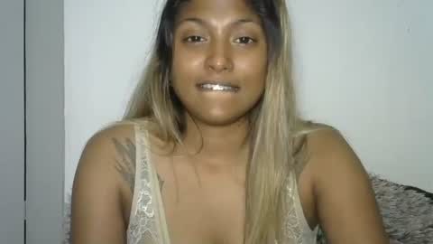 indianqtpie6 online show from October 8, 2025, 6:16 pm