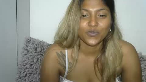 indianqtpie6 online show from October 9, 2025, 7:01 pm