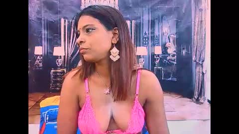 indiansexyass4u2luv online show from November 26, 2025, 6:53 pm