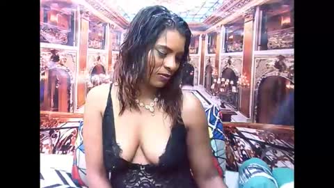 indiansexyass4u2luv online show from December 20, 2025, 9:22 pm