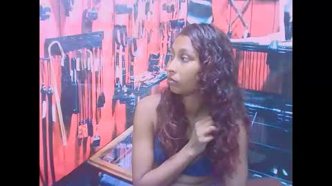 indiansexybutt4u2luv online show from January 16, 2026, 6:50 am