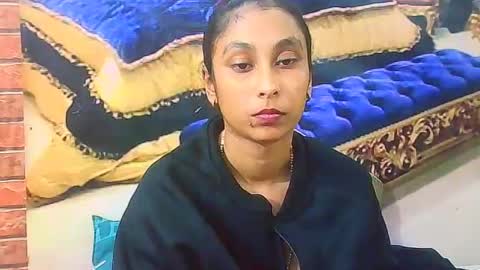 indiansexybutt4u2luv online show from June 27, 2026, 12:22 pm
