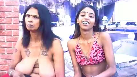 Snapshot of indiansexyslender4u2luv chatting on November 16, 2025, 8:31 am indiansexyslender4u2luv online show from November 16, 2025, 8:31 am