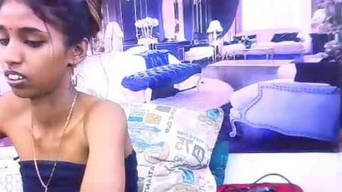 Snapshot of indiansexyslender4u2luv chatting on November 21, 2025, 5:17 am indiansexyslender4u2luv online show from November 21, 2025, 5:17 am