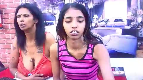 Snapshot of indiansexyslender4u2luv chatting on November 25, 2025, 5:40 am indiansexyslender4u2luv online show from November 25, 2025, 5:40 am