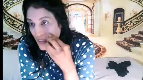 Snapshot of indiansexysmyle chatting on May 25, 2026, 5:57 am Azi online show from May 25, 2026, 5:57 am