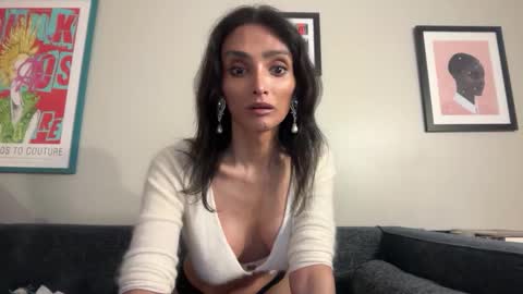 Snapshot of indiantransgirlillinois chatting on January 10, 2026, 8:27 am Indiantransgirlillinois online show from January 10, 2026, 8:27 am