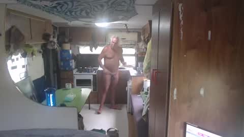 Snapshot of indieapenut chatting on April 12, 2026, 10:04 pm indieapenut online show from April 12, 2026, 10:04 pm