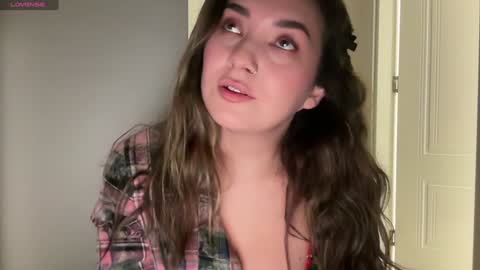 Snapshot of indikaflower chatting on January 7, 2025, 3:35 am Indika Flower online show from January 7, 2025, 3:35 am