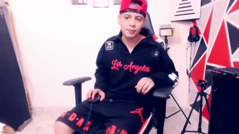 matias online show from December 16, 2025, 6:13 pm