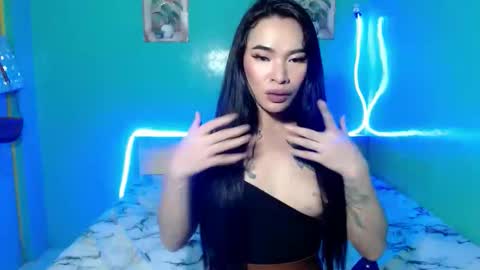 Mae online show from April 18, 2026, 8:42 pm