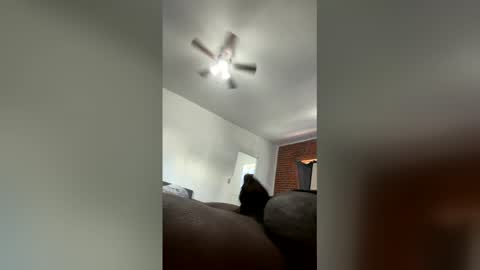 Snapshot of ineedtocumrnbb chatting on December 4, 2025, 7:44 pm ineedtocumrnbb online show from December 4, 2025, 7:44 pm