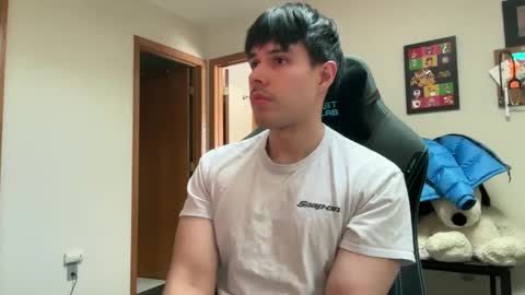 Snapshot of infamouslucas chatting on February 17, 2025, 9:52 pm Lucas online show from February 17, 2025, 9:52 pm