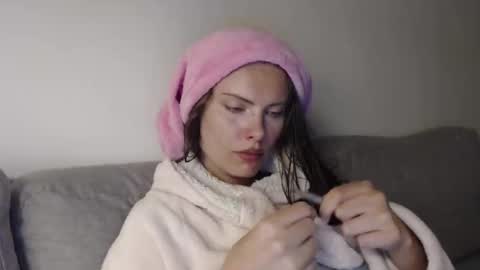 Sweet girl online show from April 25, 2026, 9:23 pm