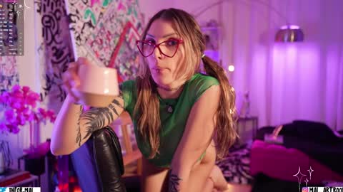 Snapshot of informal_ chatting on January 17, 2025, 4:17 am MAL ---  online show from January 17, 2025, 4:17 am