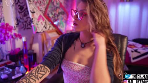 Snapshot of informal_ chatting on January 21, 2025, 2:33 am MAL ---  online show from January 21, 2025, 2:33 am