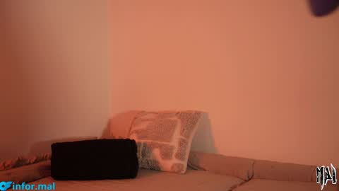 Snapshot of informal_ chatting on September 19, 2025, 11:38 pm MAL ---  online show from September 19, 2025, 11:38 pm