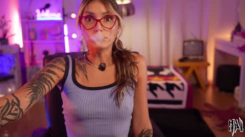 Snapshot of informal_ chatting on October 10, 2025, 11:26 pm MAL ---  online show from October 10, 2025, 11:26 pm