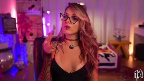 Snapshot of informal_ chatting on October 12, 2025, 11:26 pm MAL ---  online show from October 12, 2025, 11:26 pm