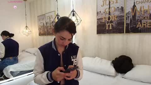 Snapshot of ingrid_rodriguezz chatting on May 8, 2026, 12:54 pm Ingrid online show from May 8, 2026, 12:54 pm