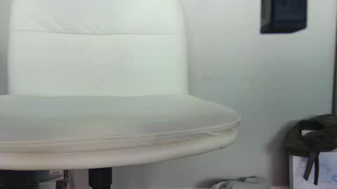Snapshot of injmolder2 chatting on March 17, 2026, 2:16 am Hanging Out online show from March 17, 2026, 2:16 am