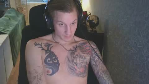 inkedsweed69 online show from December 15, 2025, 12:31 pm
