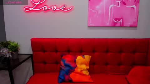 Snapshot of innalovely chatting on November 27, 2025, 8:49 am Inna online show from November 27, 2025, 8:49 am