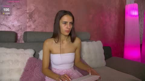 InnesTaylor online show from November 3, 2025, 8:15 am