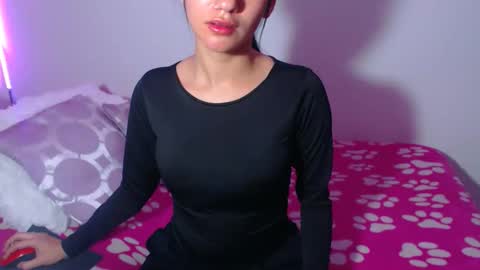 Snapshot of innocent_fox chatting on September 13, 2025, 12:10 am Abril online show from September 13, 2025, 12:10 am