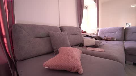 Snapshot of innocentemmy chatting on December 16, 2024, 1:32 pm Maria online show from December 16, 2024, 1:32 pm