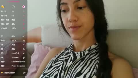 Laroa online show from October 22, 2025, 9:25 pm