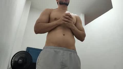 Snapshot of insistente chatting on November 29, 2025, 2:53 pm INSTAGRAM camilodlx online show from November 29, 2025, 2:53 pm