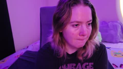 Faye online show from November 22, 2025, 5:39 am