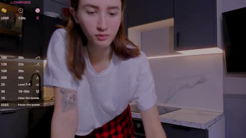 Snapshot of internetsexplorer chatting on December 13, 2024, 8:09 am Bernadette  Join  online show from December 13, 2024, 8:09 am