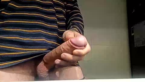 Snapshot of intheshadowxxx chatting on January 7, 2026, 2:14 am intheshadowxxx online show from January 7, 2026, 2:14 am