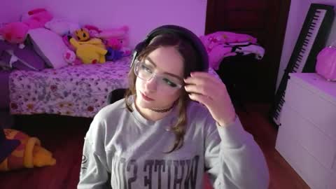 invisibledollx online show from May 25, 2026, 7:58 am