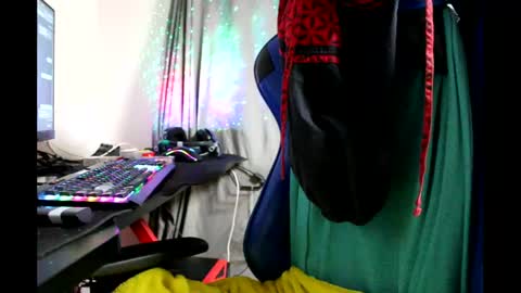 Snapshot of ipipo42o chatting on January 8, 2025, 1:00 am DrownMentally online show from January 8, 2025, 1:00 am