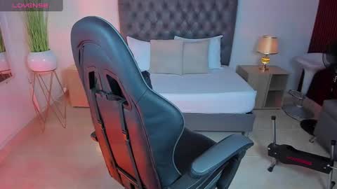 Snapshot of irantzu_hank chatting on March 11, 2025, 12:39 pm Irantzu online show from March 11, 2025, 12:39 pm