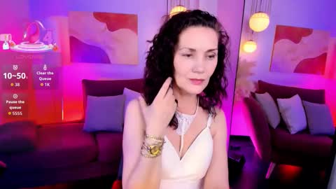 Irene online show from October 31, 2025, 6:03 am