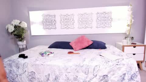 Iris Rosse online show from March 5, 2025, 8:53 pm