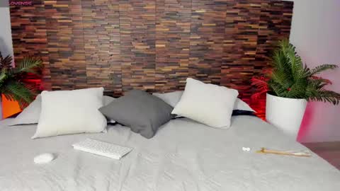 Iris Rosse online show from September 8, 2025, 9:36 pm