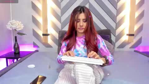 Iris Rosse online show from September 12, 2025, 4:29 pm