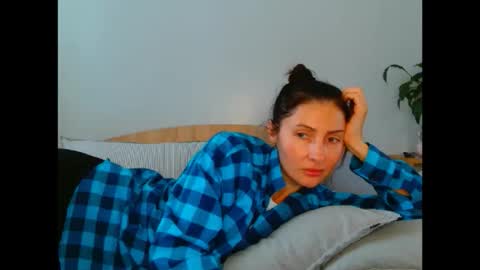 irina online show from April 7, 2026, 9:43 am