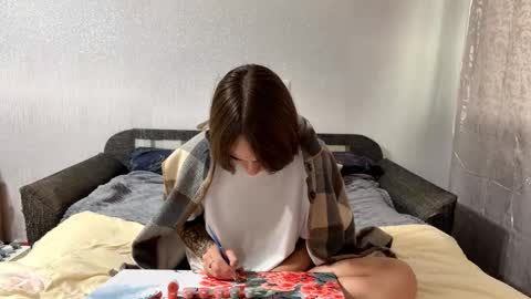 Evie online show from September 25, 2025, 9:02 am