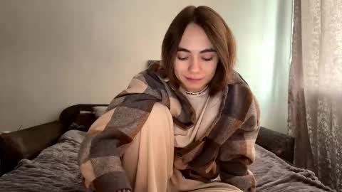 Evie online show from October 3, 2025, 9:06 am
