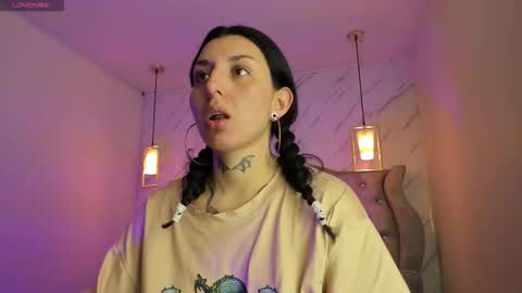 iris_77 online show from December 16, 2025, 5:51 pm