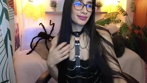 iris  online show from October 21, 2025, 1:56 pm