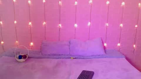 Snapshot of iris_joi chatting on February 12, 2026, 2:39 am Iirs online show from February 12, 2026, 2:39 am